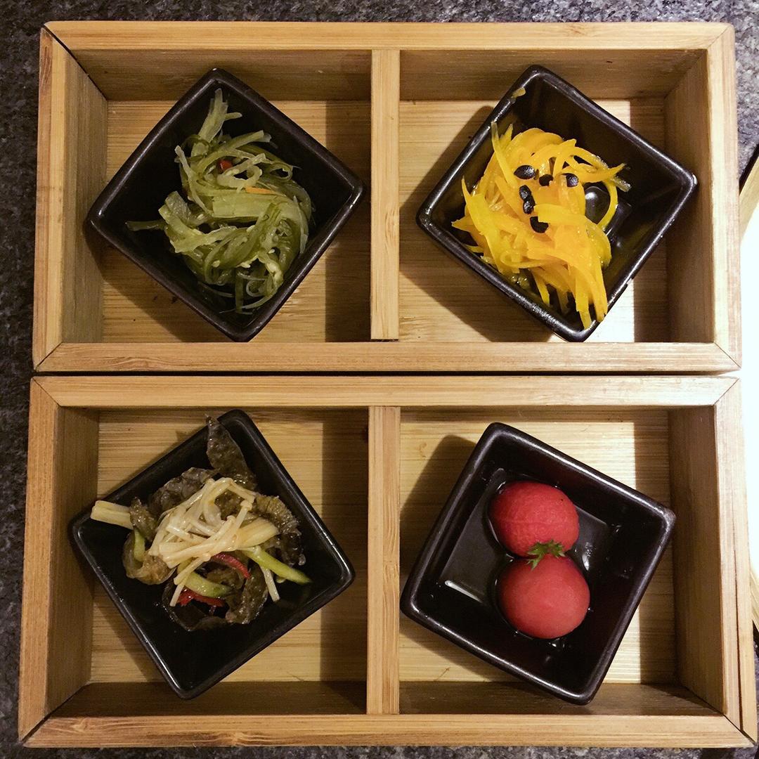 •日食不过三餐•