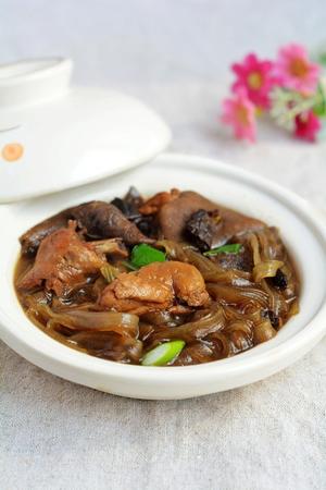 小鸡炖松蘑——东北人爱吃的家常菜的做法 步骤10