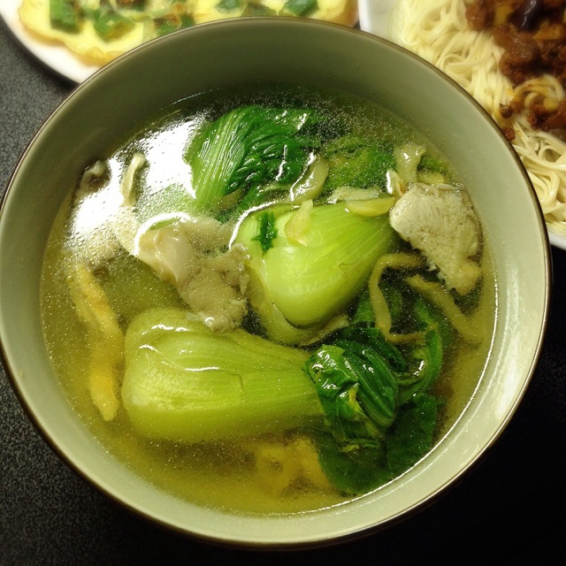 事儿多啤梨做的快手青菜蘑菇榨菜汤