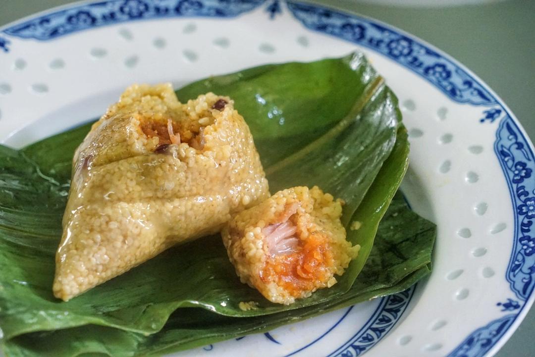 大黄米鲜肉蛋黄粽