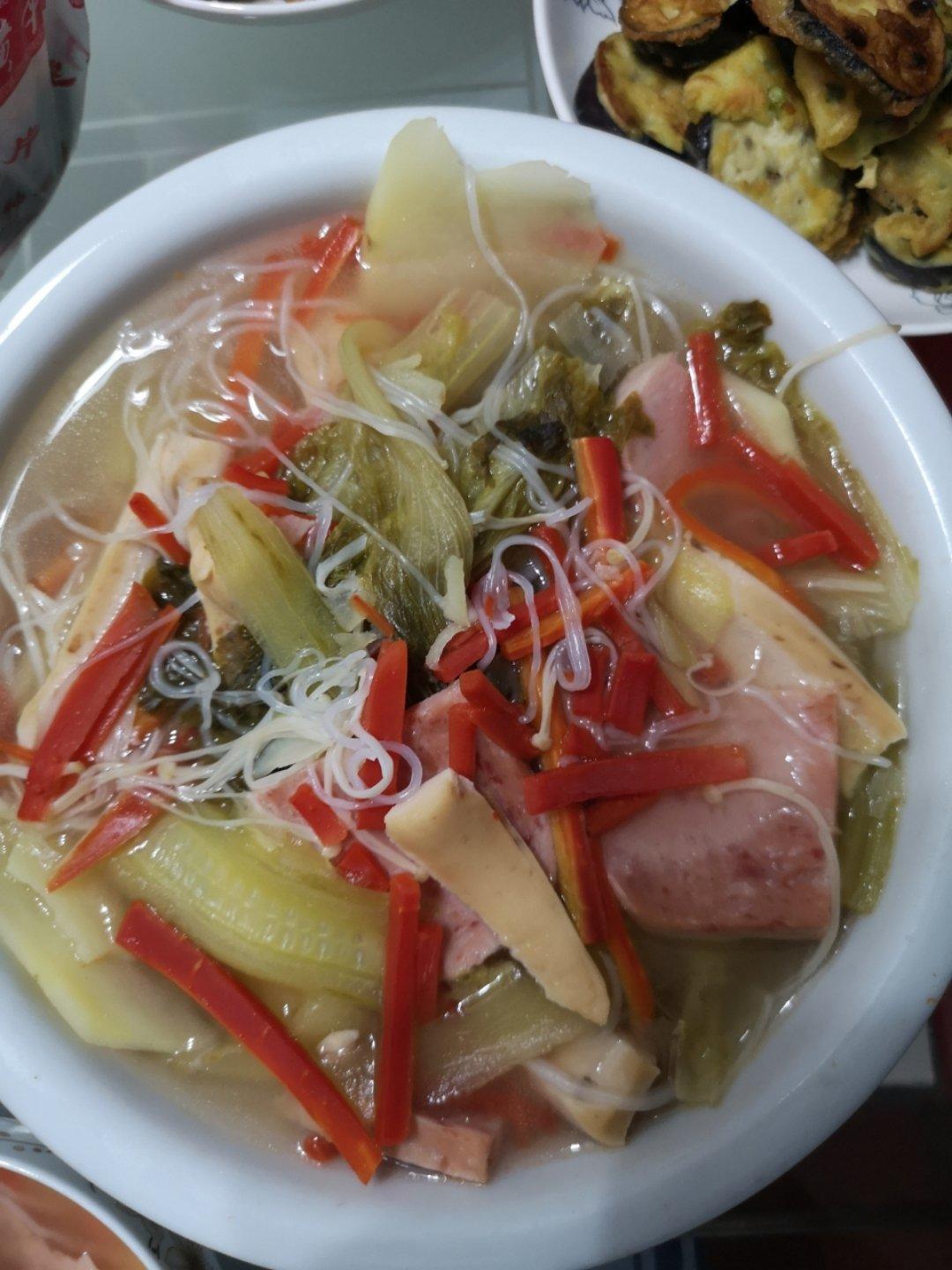 鲜美减肥的娃娃菜粉丝汤