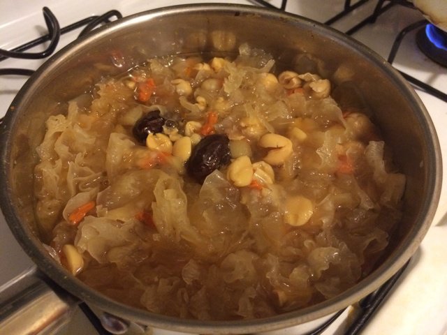 红枣银耳莲子羹