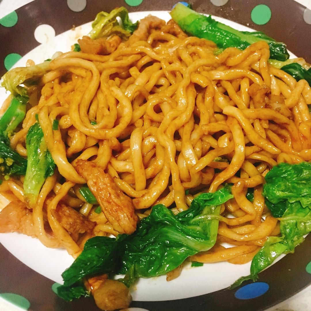 记忆里的夜市排挡肉丝炒面
