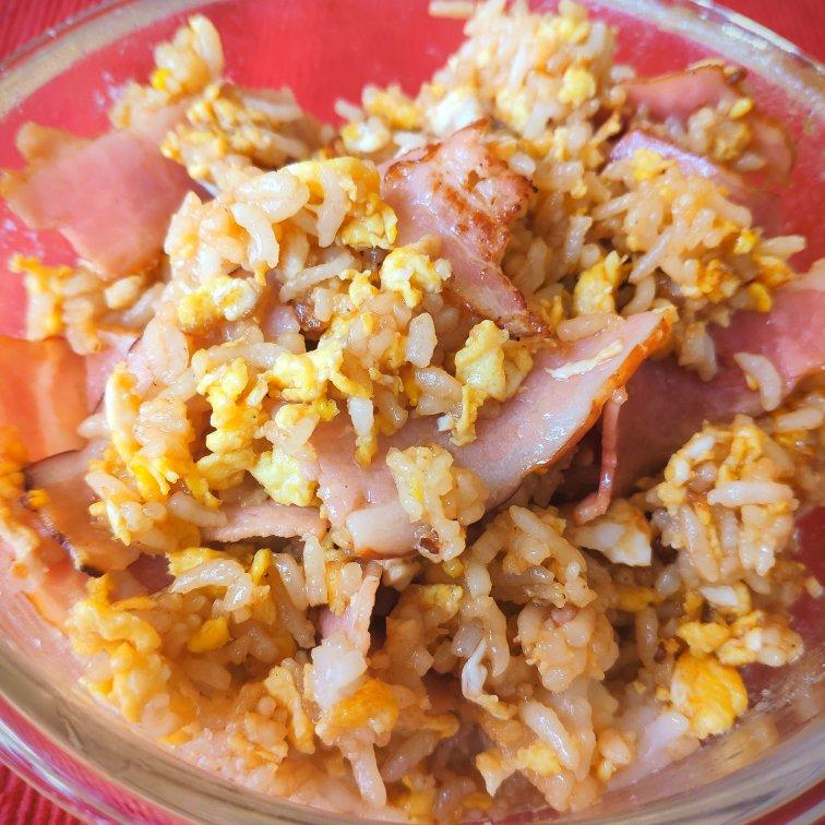 邻居抢着来我家吃土豆香肠炒饭，原来这么香！