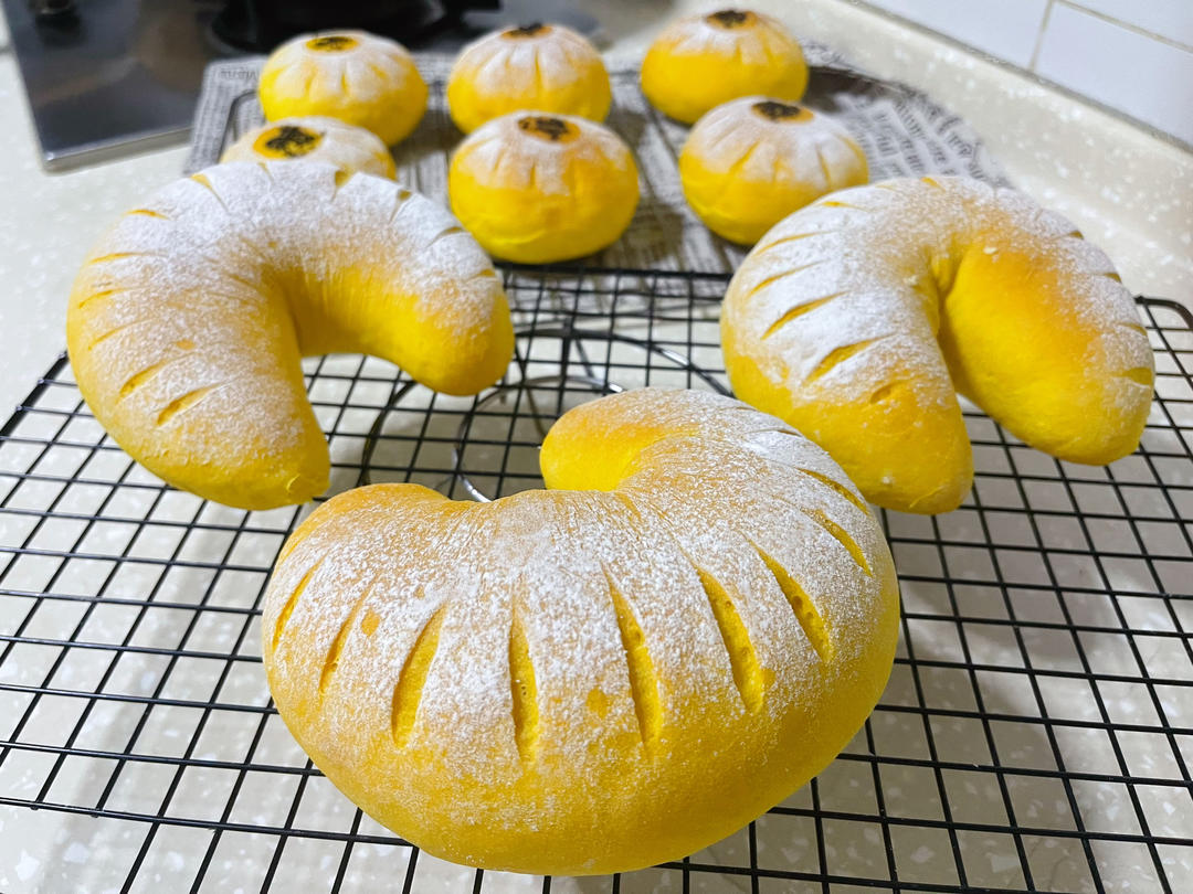 好吃到疯的南瓜奶酪软欧包