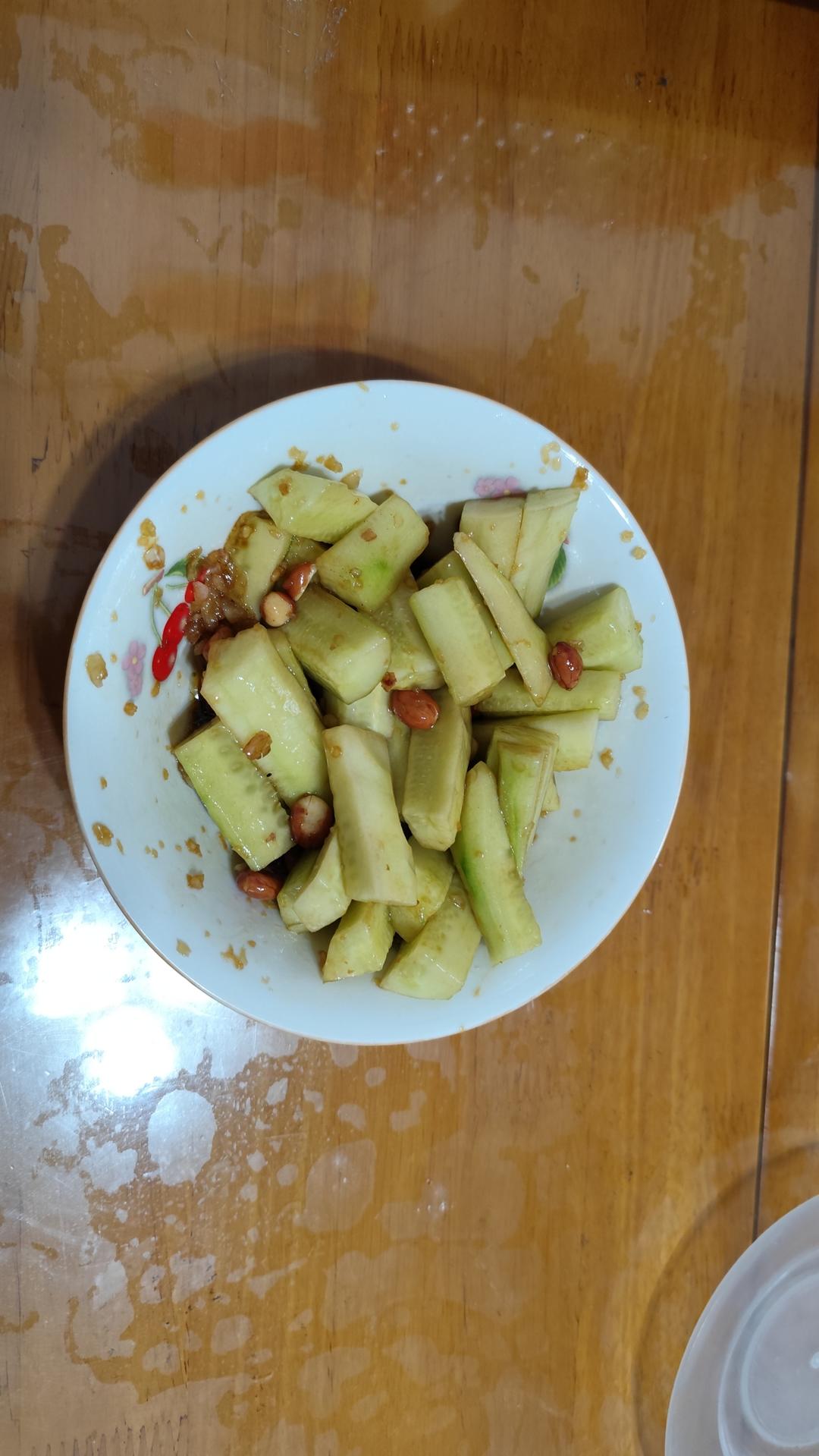 2分钟就能做好的《凉拌拍青瓜》