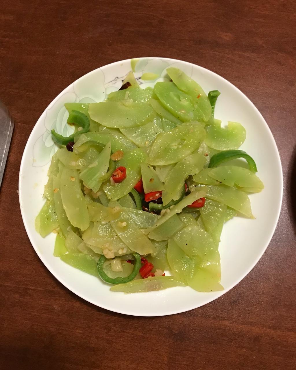 清炒莴笋