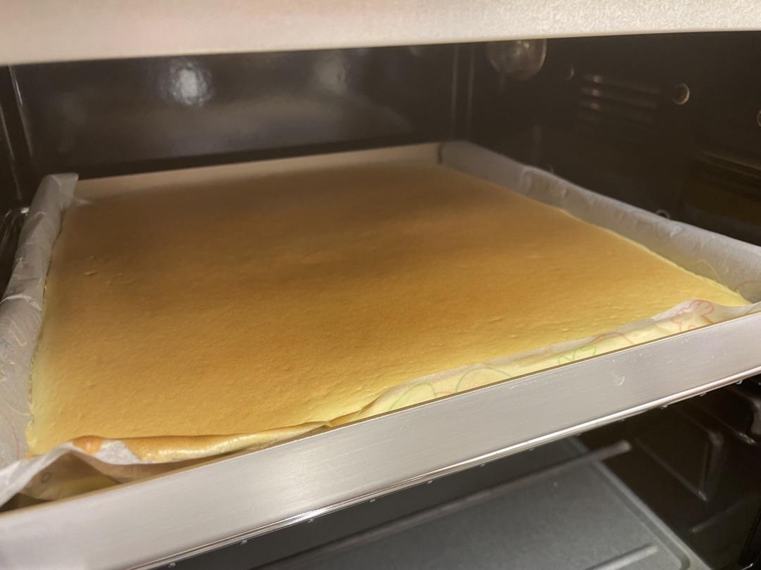 超详细的瑞士卷奶油蛋糕卷原味蛋糕卷的制作方法 饱满不掉皮不开裂（附模具换算方法）