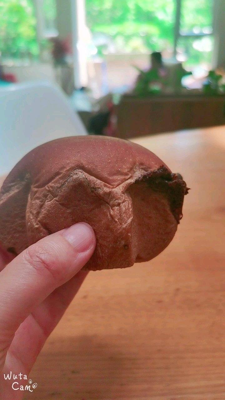 快让让，这只摩卡星星包，要爆浆啦！
