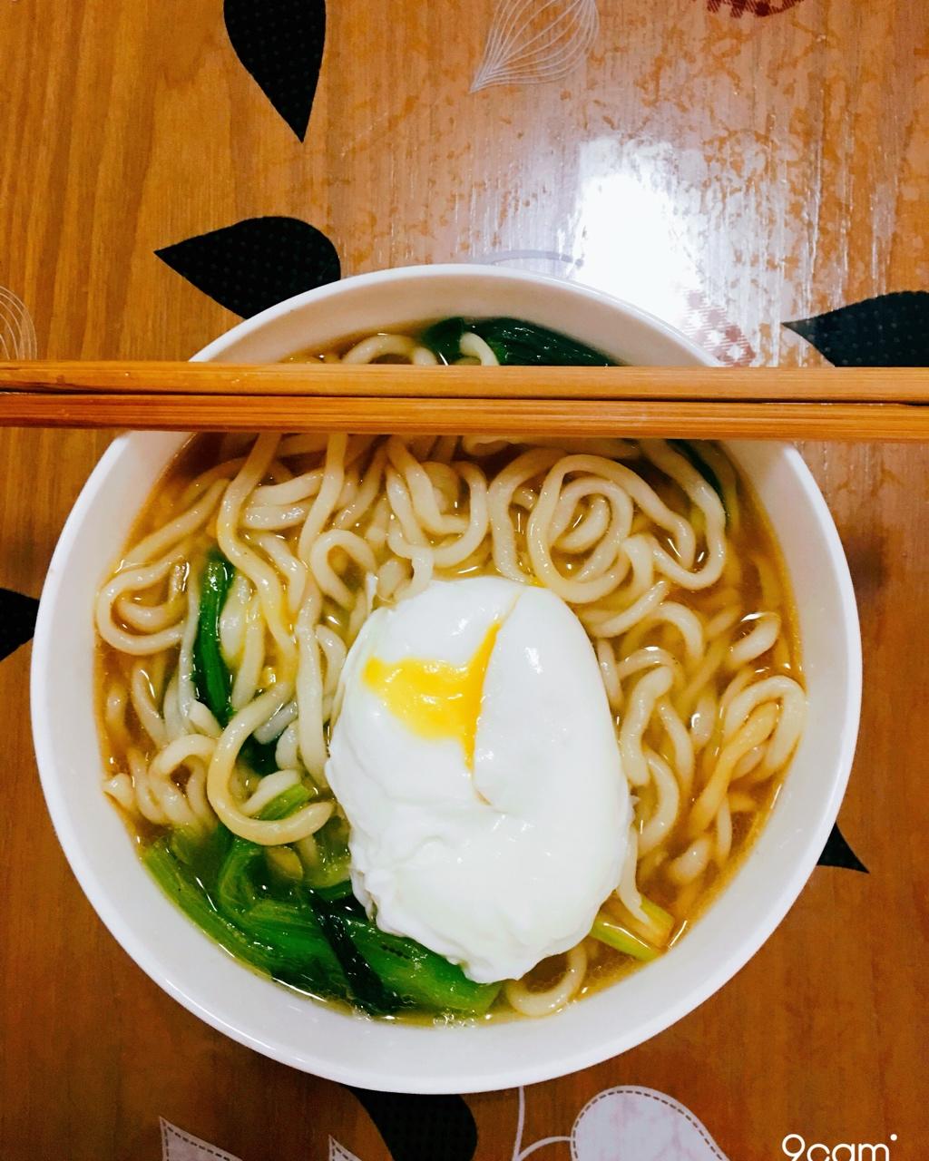 丁小厨66做的快手挂面荷包蛋---懒人版