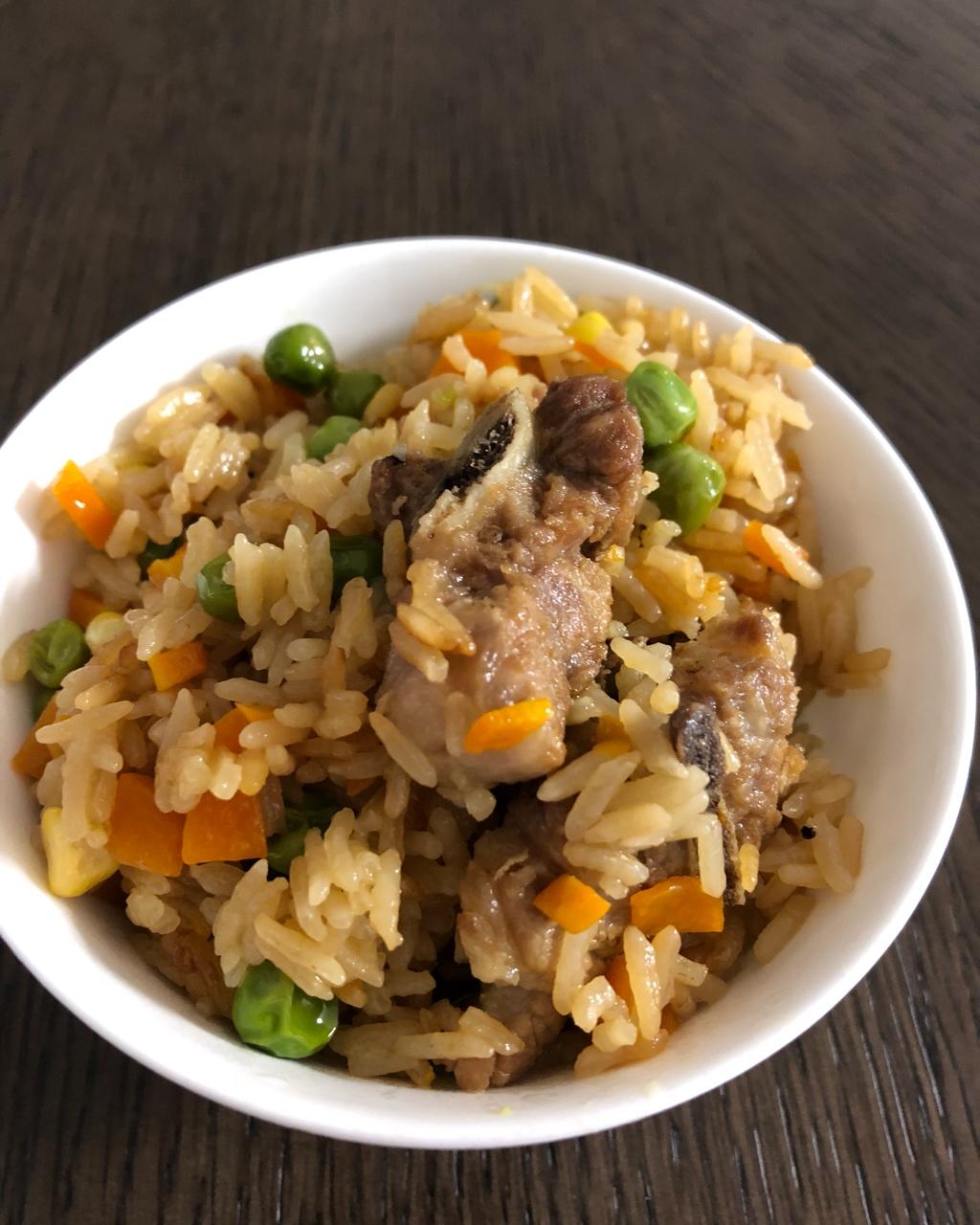 喷香排骨焖饭（爆好吃）