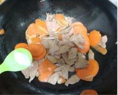 胡萝卜炒猪肝的做法 步骤10