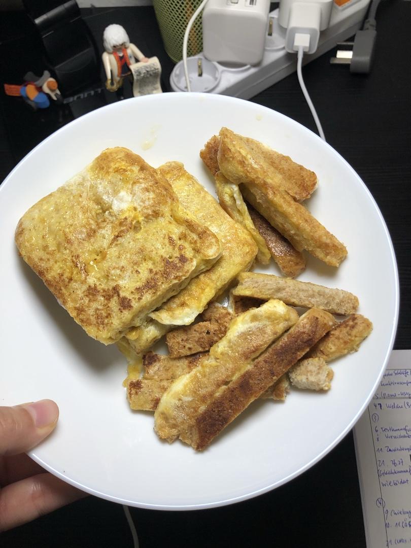 鸡蛋香煎面包片