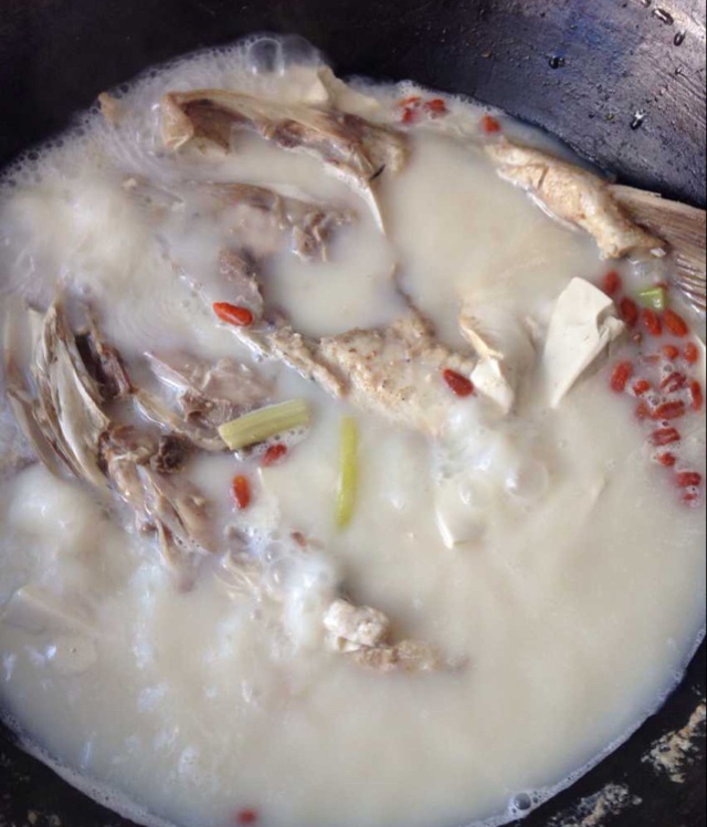 鱼头豆腐汤