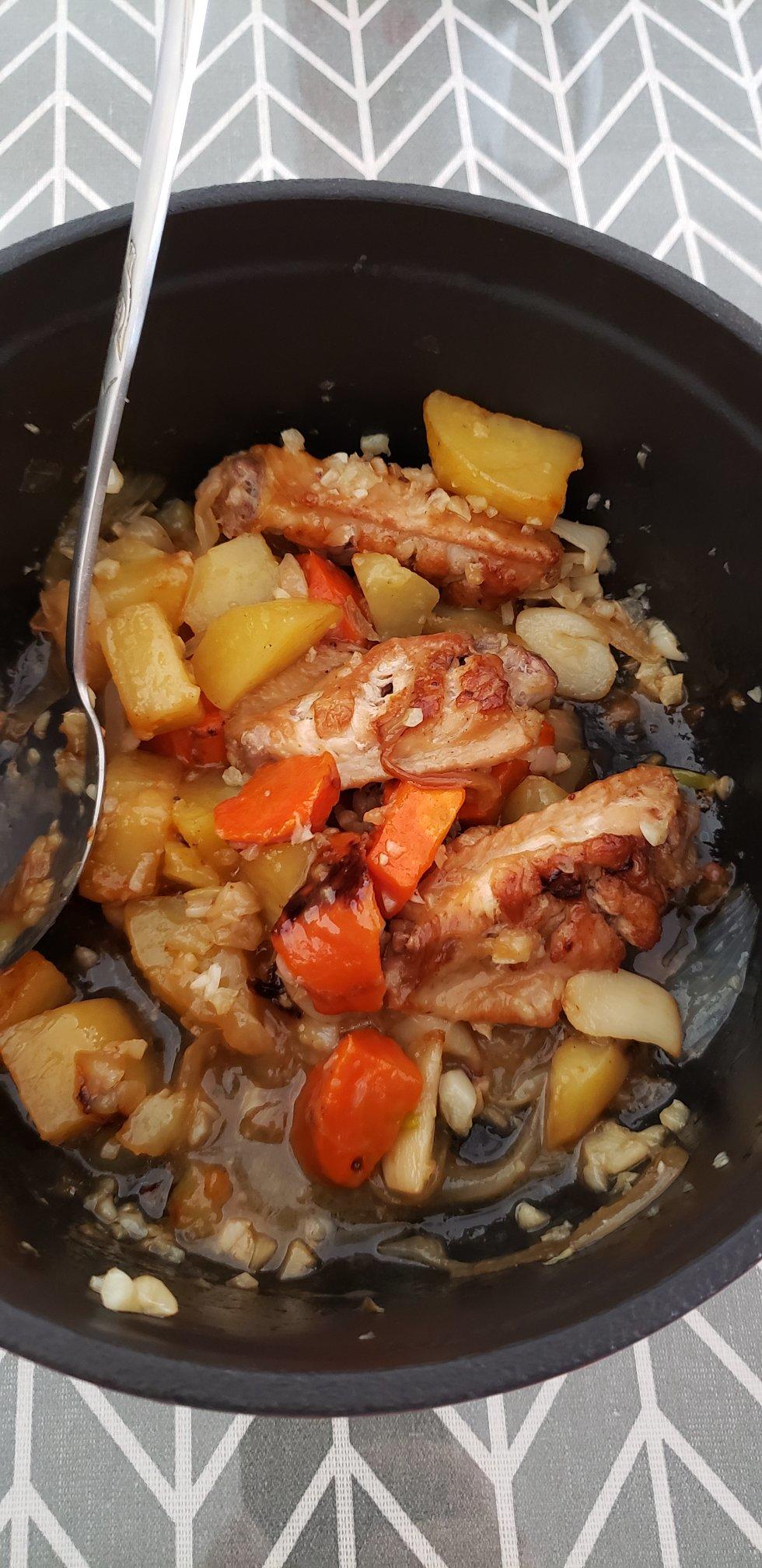 北鼎铸铁锅食谱｜焖蒜香鸡翅