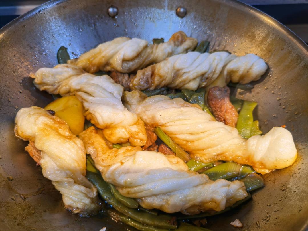 饭菜一锅出－土豆玉米排骨焖卷子【超详细】