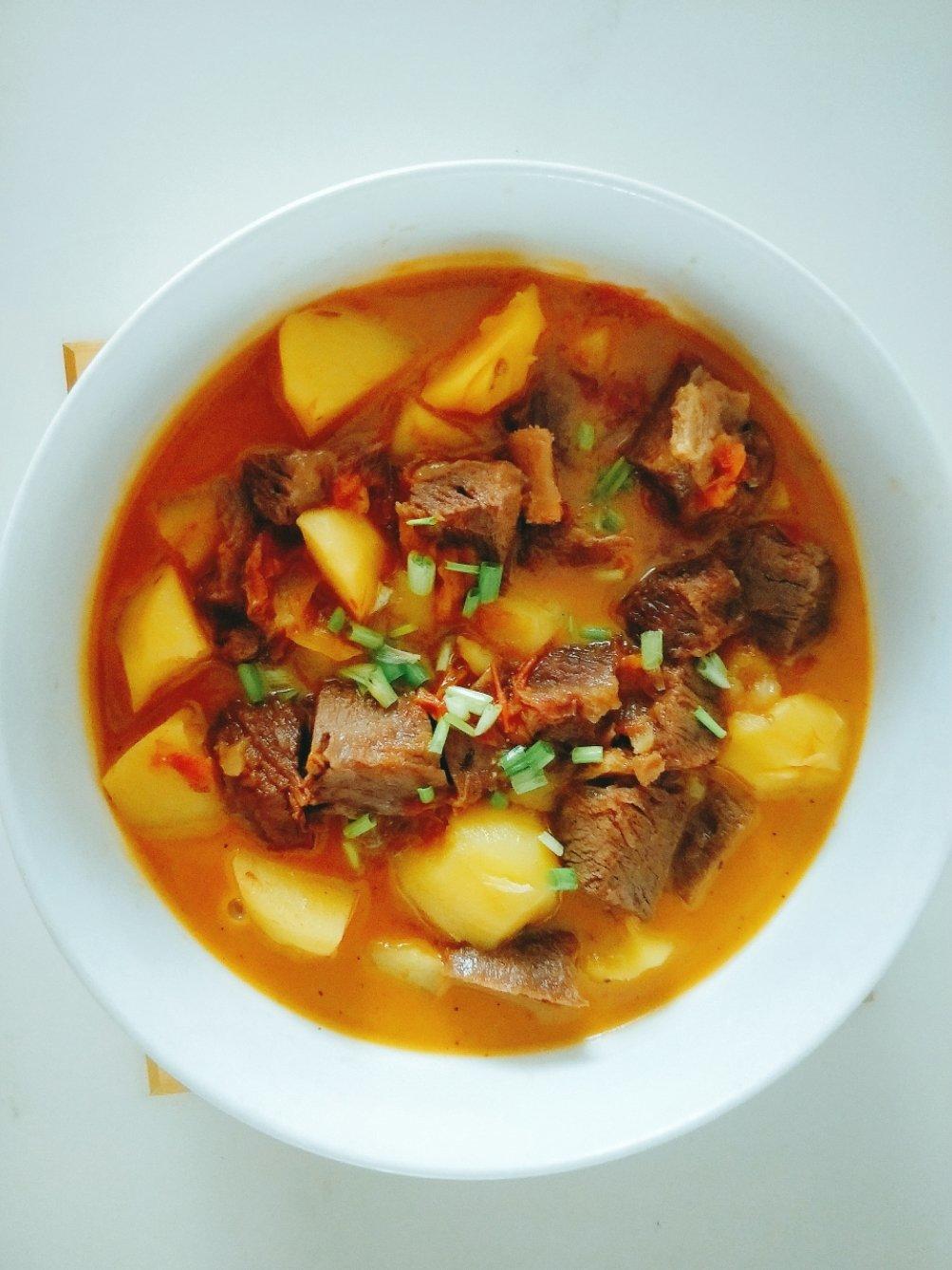 番茄土豆炖牛腩