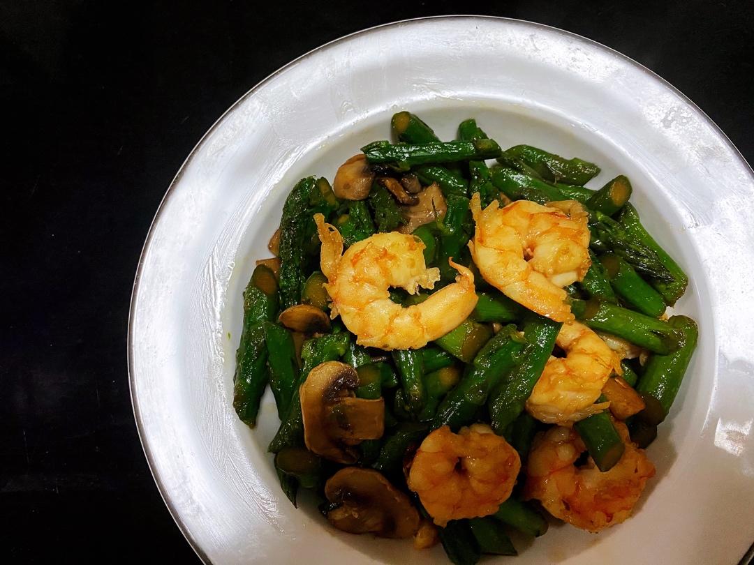 黄油嫩三鲜 『芦笋口蘑炒虾仁』