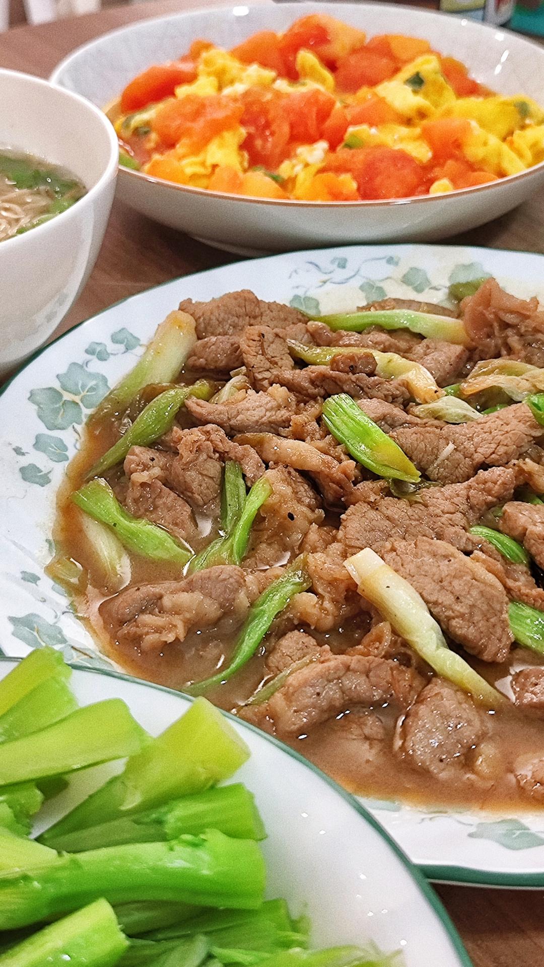 葱香浓郁的葱爆牛肉