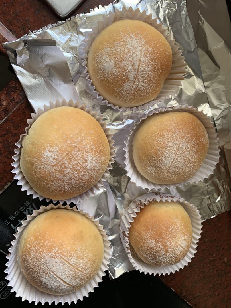 一次发酵，松软拉丝的牛奶小餐包