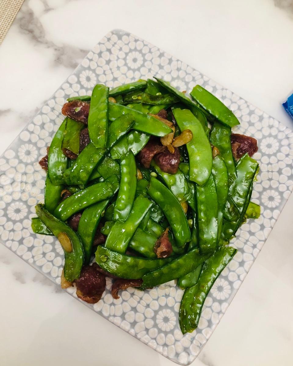 超脆爽的荷兰豆炒香肠