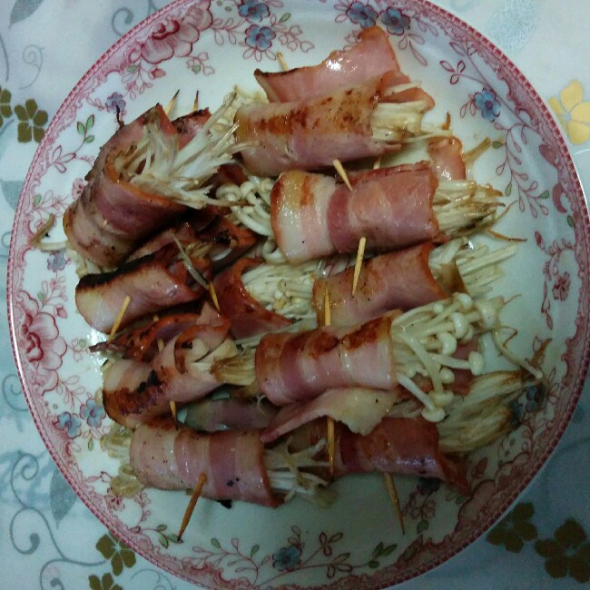 香煎培根金针菇卷