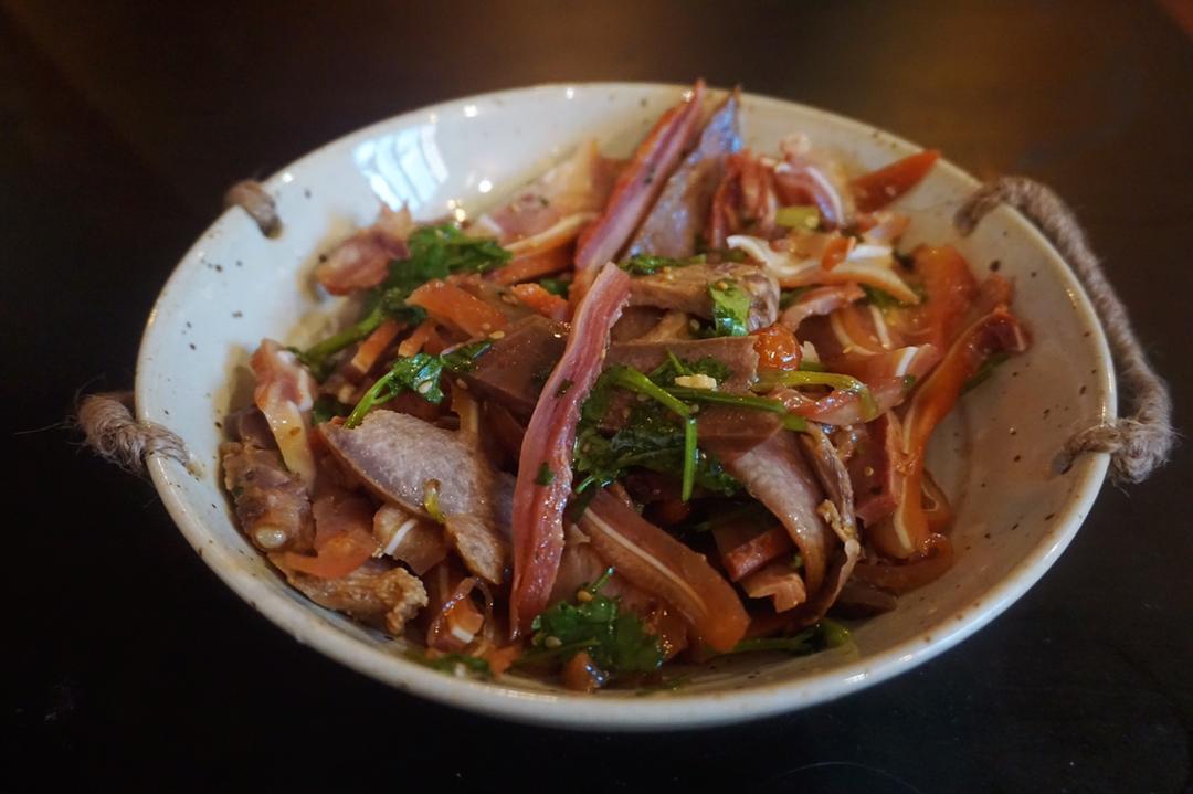 小叶子穿花裤的日常