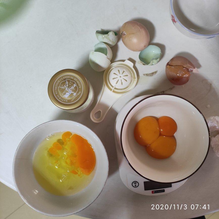 入口即化的无添加蛋黄溶豆