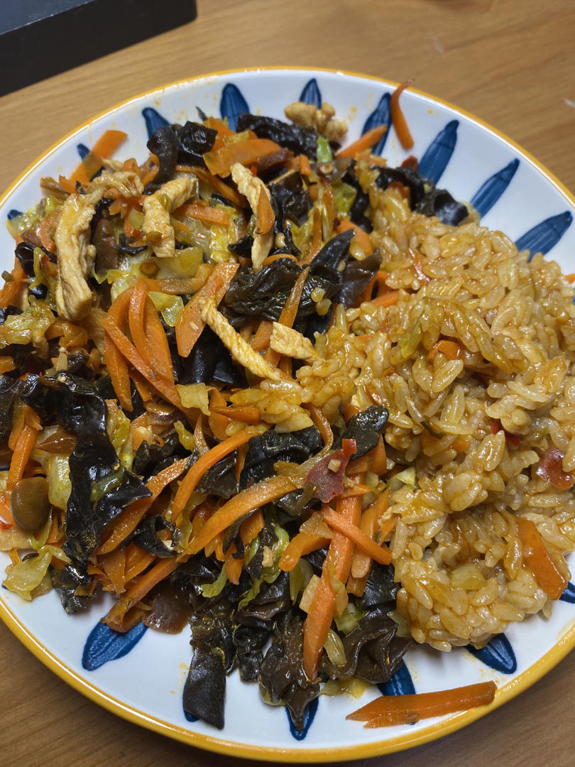 米饭🍚杀手鱼香鸡丝         （减脂期也可以吃）