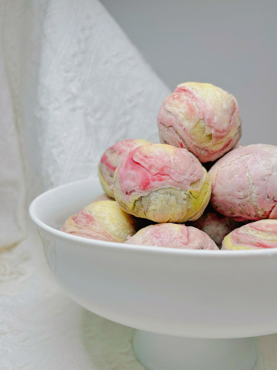 彩色螺旋蛋黄酥