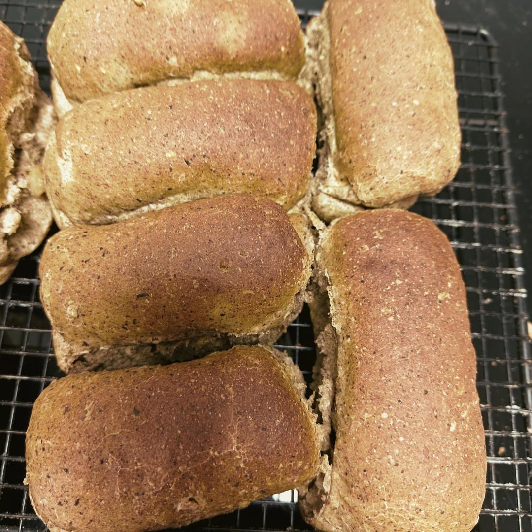 黑全麦燕麦黑芝麻核桃粉红糖葡萄干少油少糖快手面包🍞的做法 步骤7