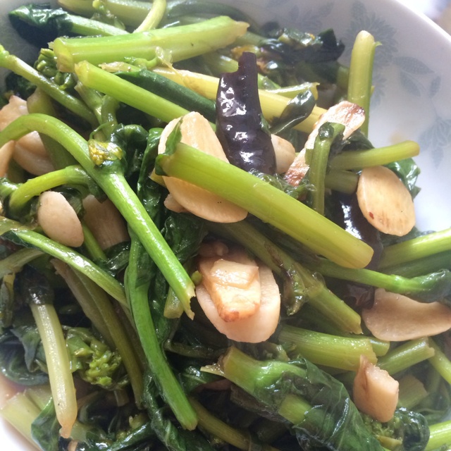 炝炒红菜苔