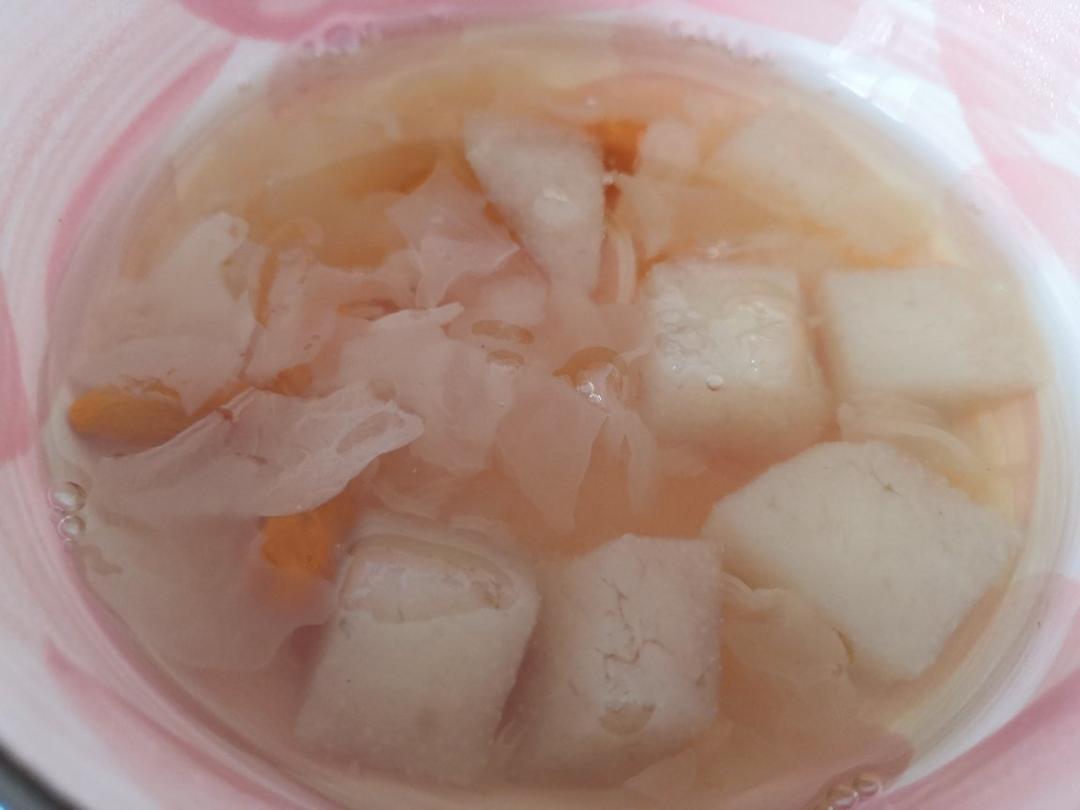 冰糖银耳梨汤