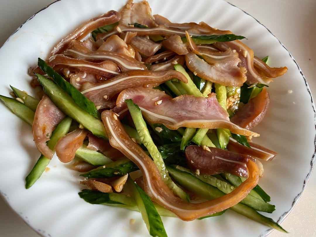 在家怎么做凉拌猪耳朵好吃「在家怎么做凉拌猪耳朵好吃窍门」