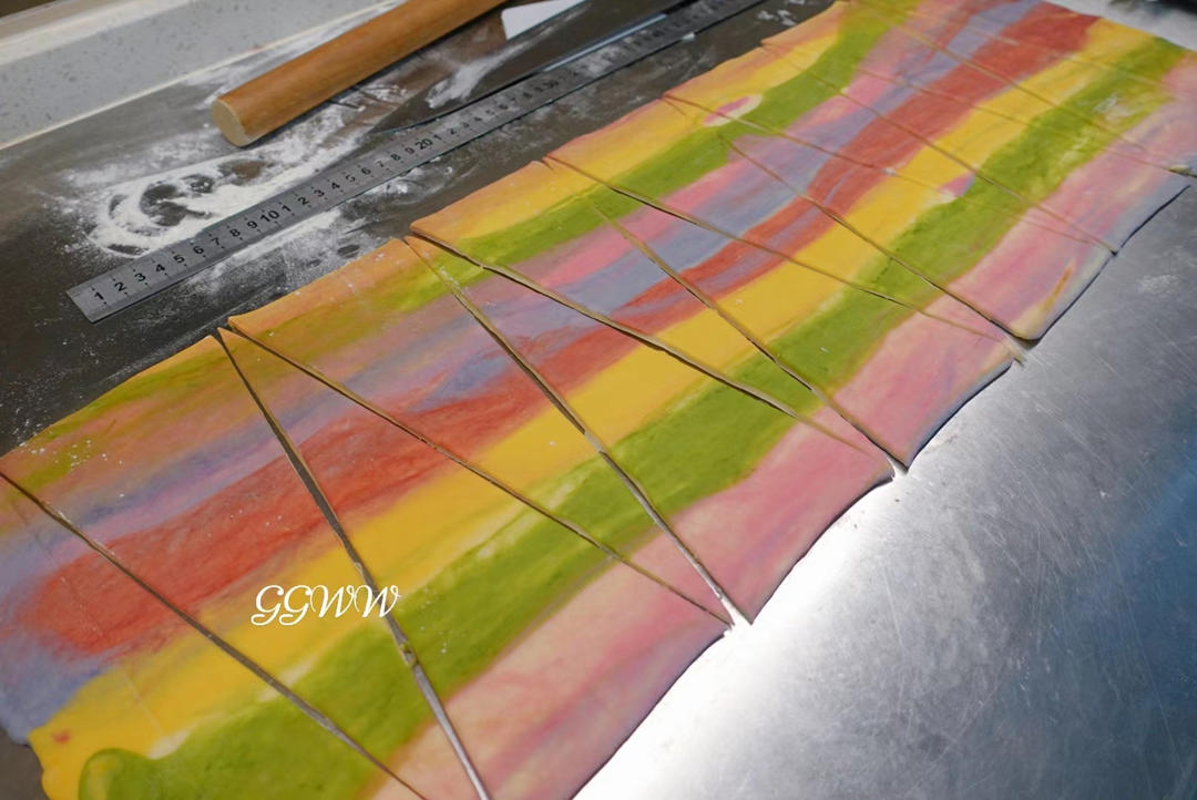 莫奈可颂手工开酥到崩溃｜切下去全是惊喜！