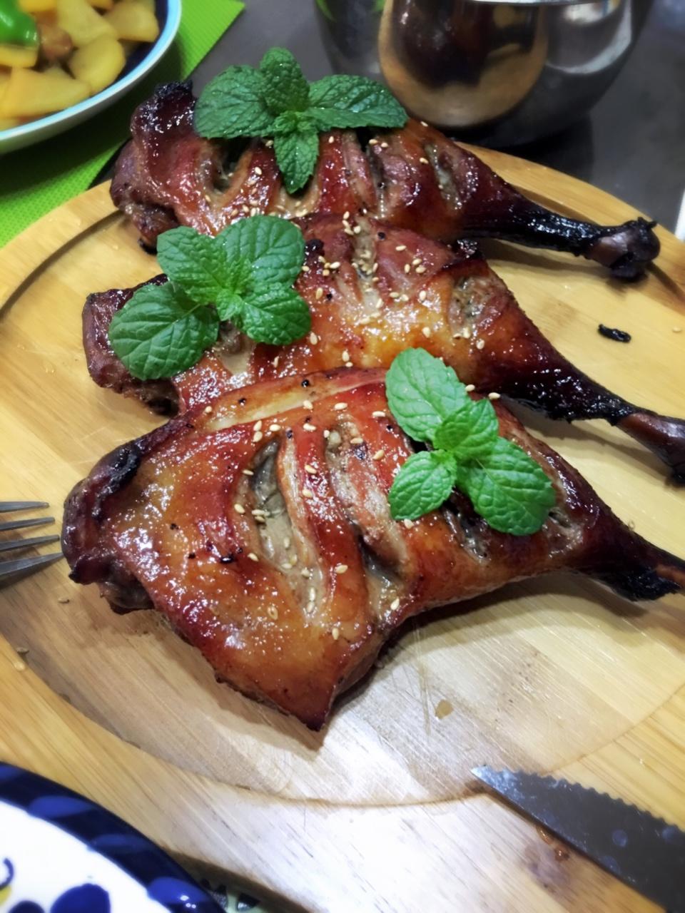 虎妈爱做饭做的蜜汁烤鸭腿
