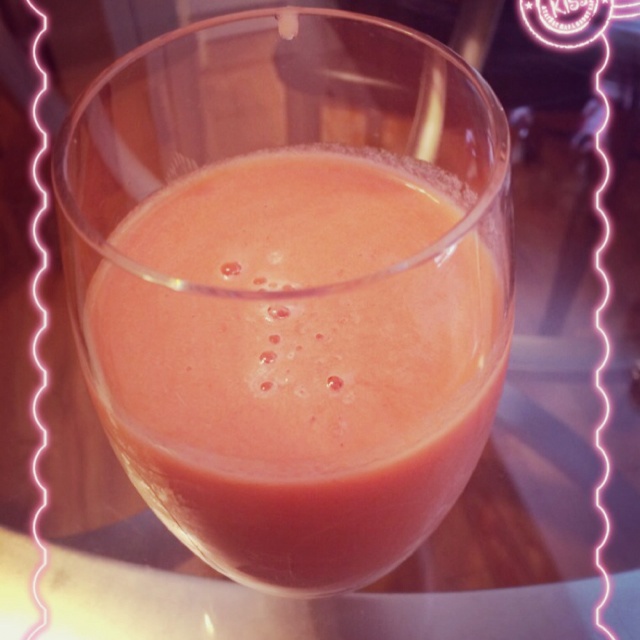 自制hey juice排毒果蔬汁。