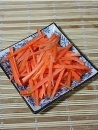 胡萝卜炒菠菜的做法 步骤1