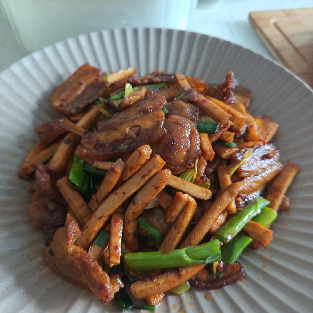 老丁的私房菜-蒜苗回锅肉