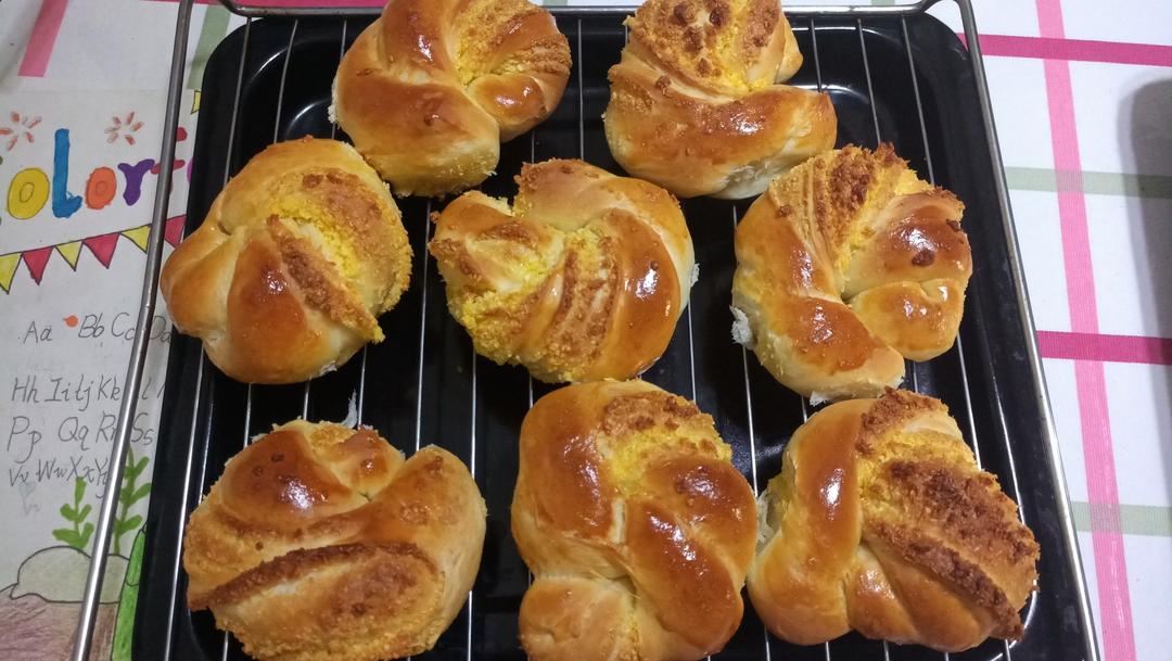 新手就能成功的【椰蓉面包卷】-手揉出膜