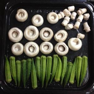 【减肥午餐】烤秋葵蘑菇配什锦炒蛋的做法 步骤1