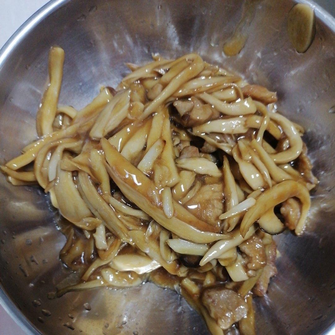 瘦肉炒鸡腿菇