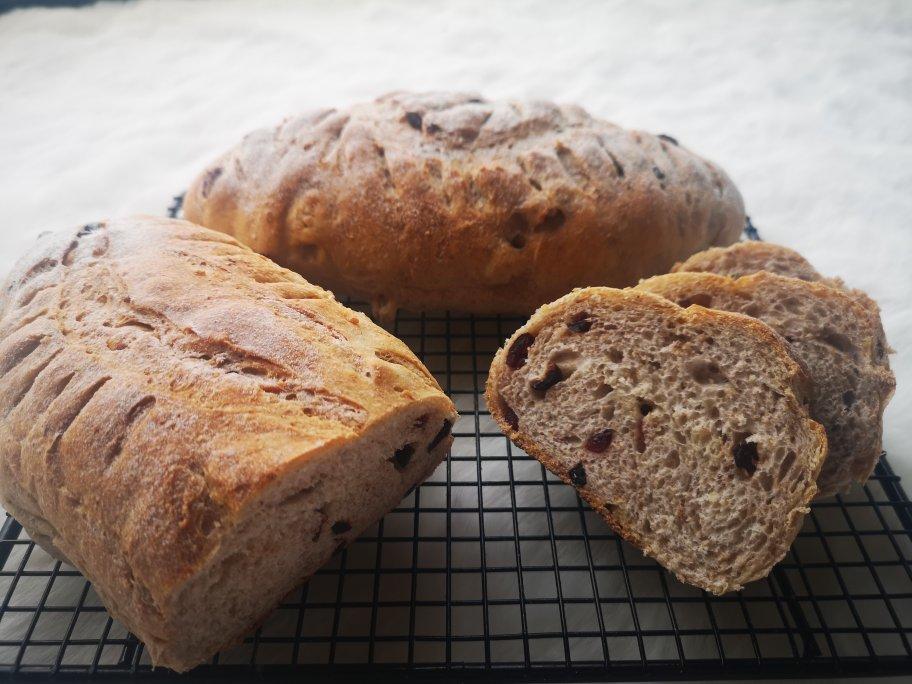 全麦蔓越莓核桃软欧包