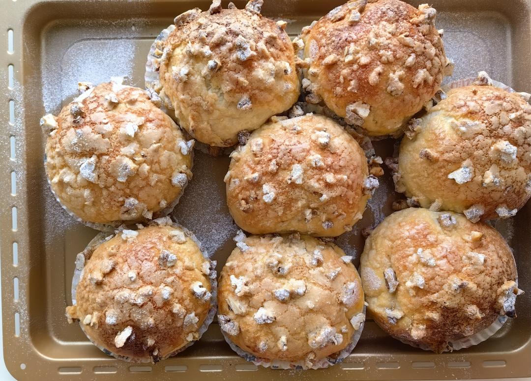 香香软软的杏仁核桃小包子