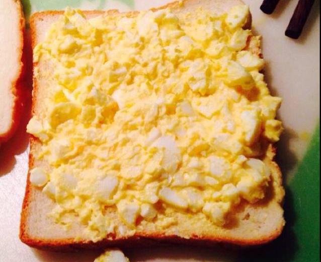 八分钟的鸡蛋三明治的做法