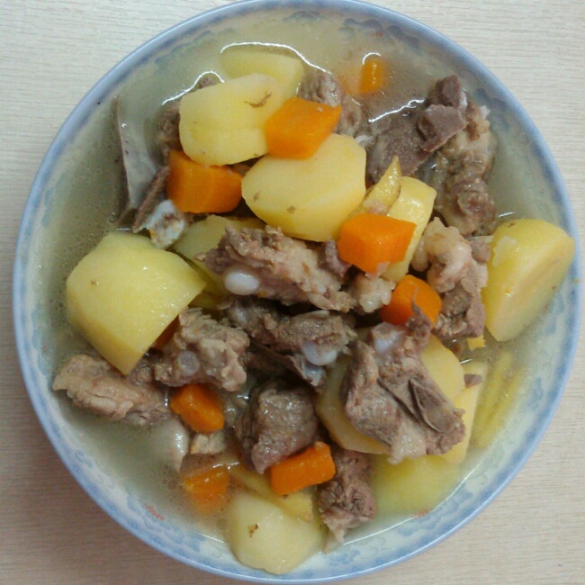 土豆排骨汤