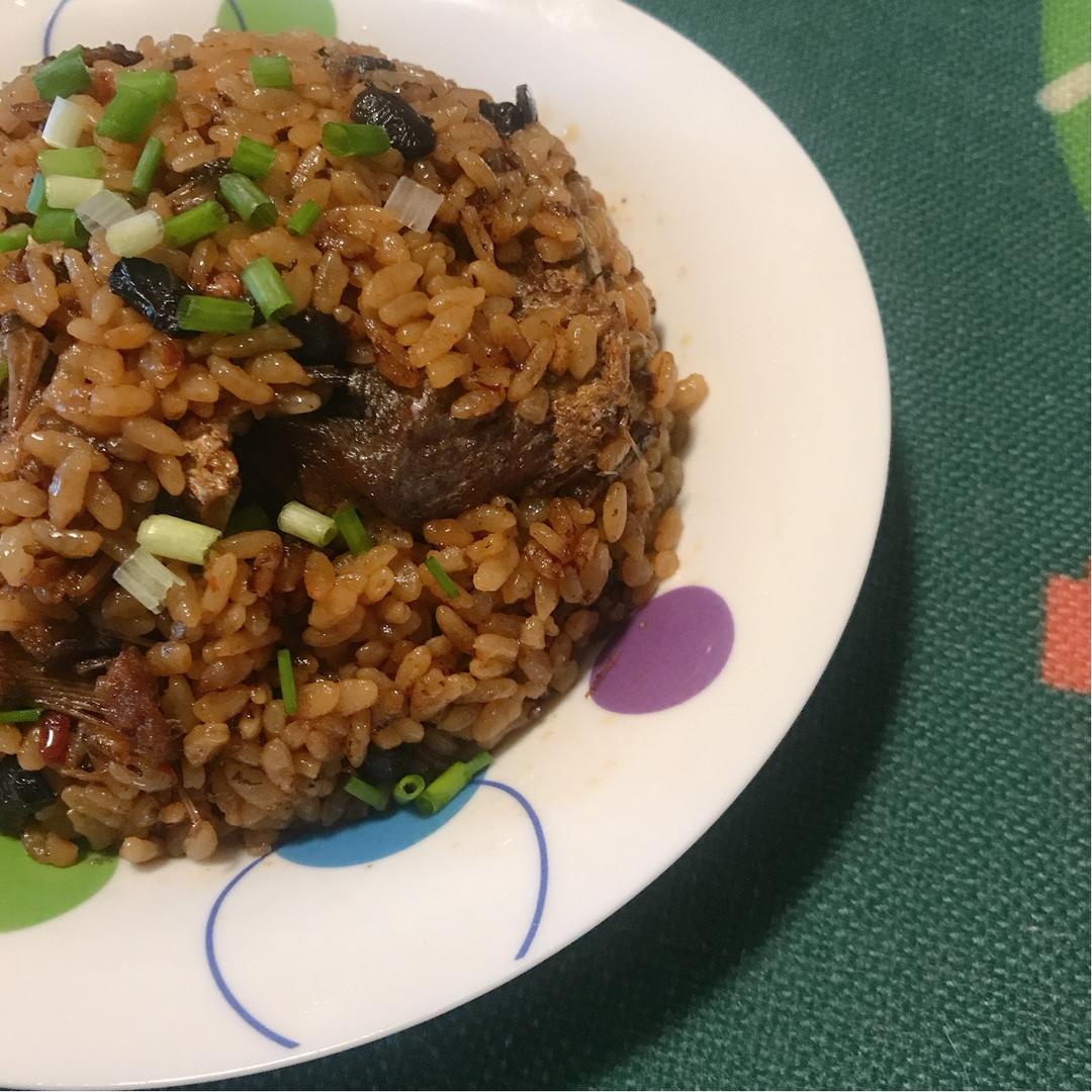 豆豉鲮鱼焖饭（快手饭）