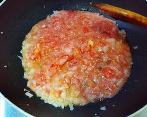 茄汁海鲜菇意面的做法 步骤7