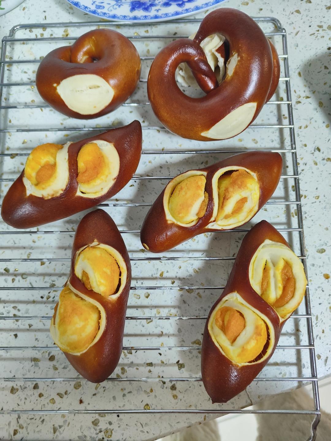 原味（抹茶）2款奶酥馅德式碱水面包｜一次搞定两种口味｜高颜值｜快手｜免手套膜｜免发酵