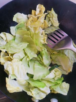 圆白菜疙瘩汤的做法 步骤2